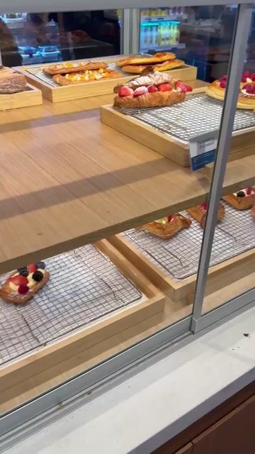 If a bakery isn’t all stocked up is it still appealing? 