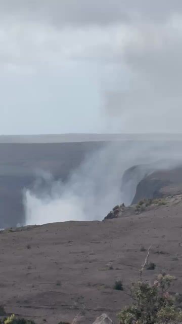 Anyone else find volcanoes incredibly interesting? I feel like I could stand here for hours.